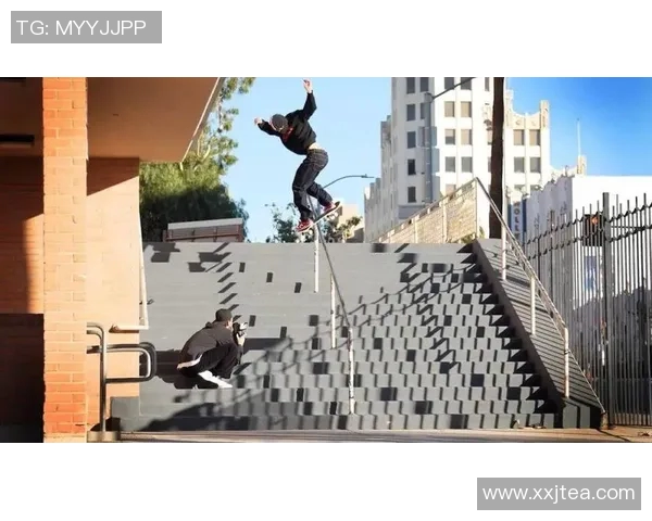 重庆滑板队的边路渗透策略与滑板文化的融合探索